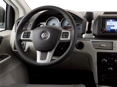 2012 Volkswagen Routan SEL Premium