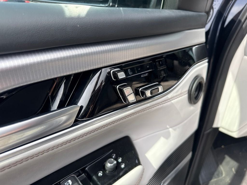 2023 Jeep Grand Wagoneer L Base