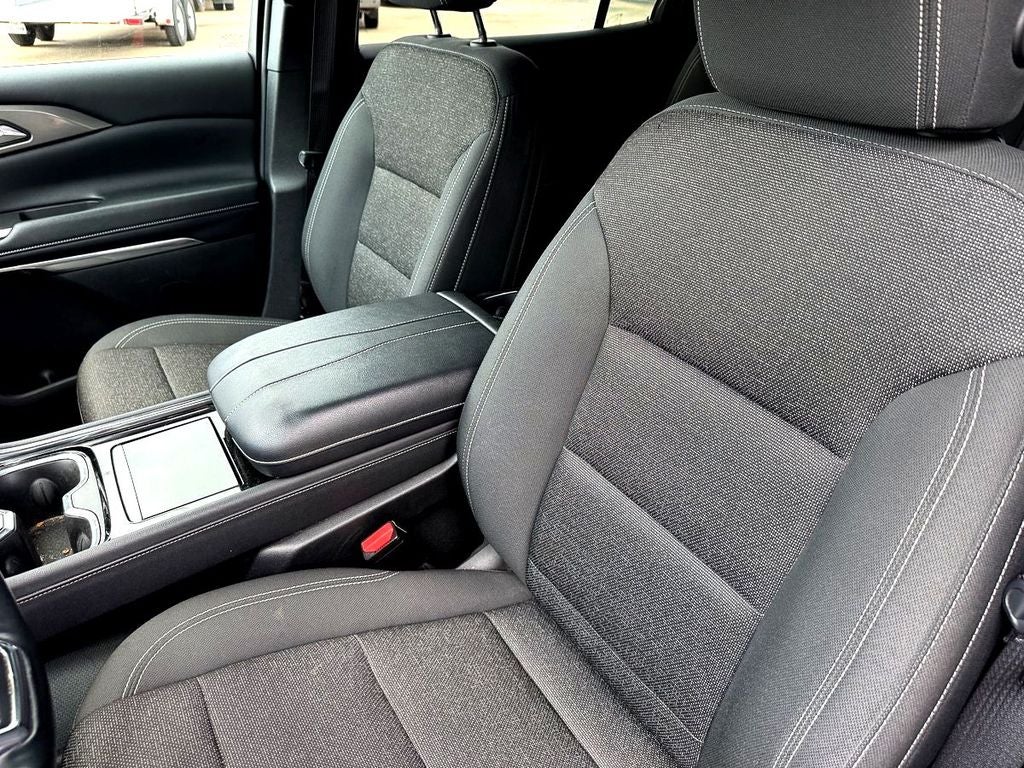 2024 Chevrolet Traverse LS