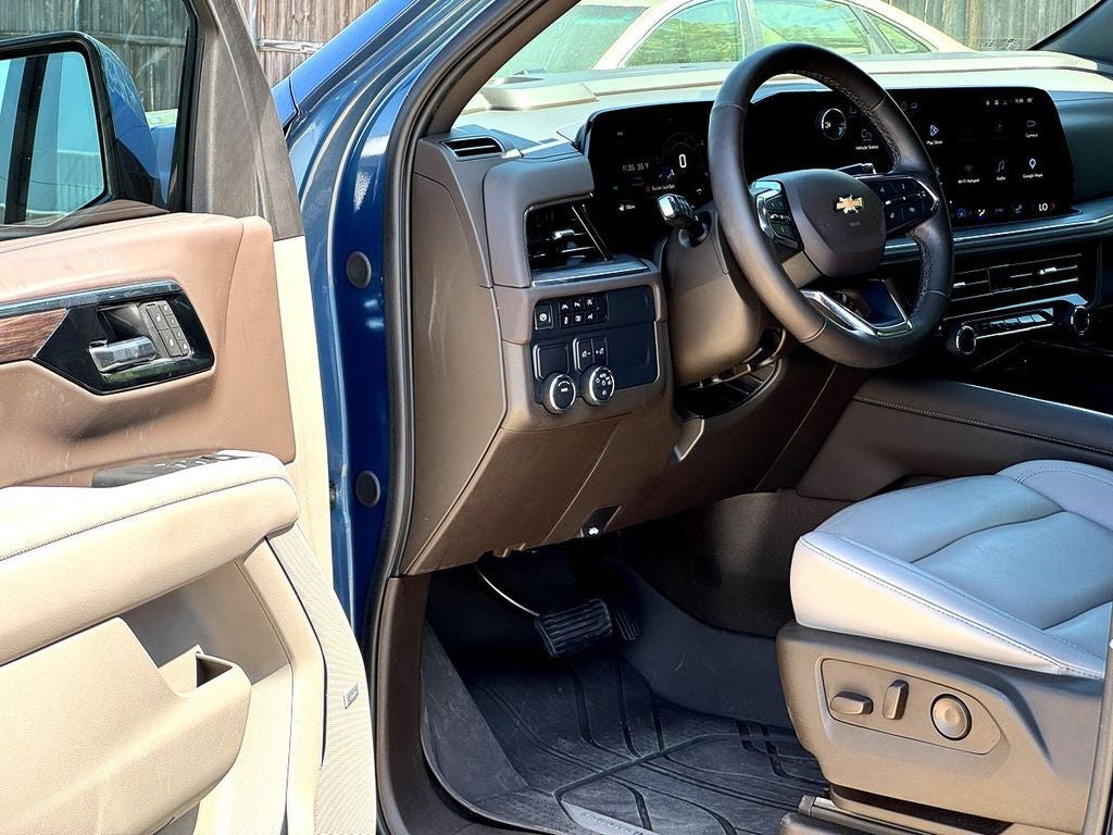 2025 Chevrolet Suburban LT
