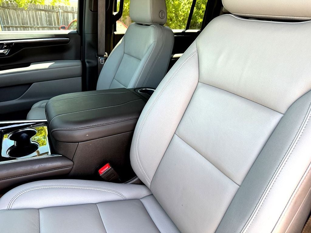 2025 Chevrolet Suburban LT