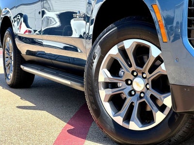2025 Chevrolet Suburban LT