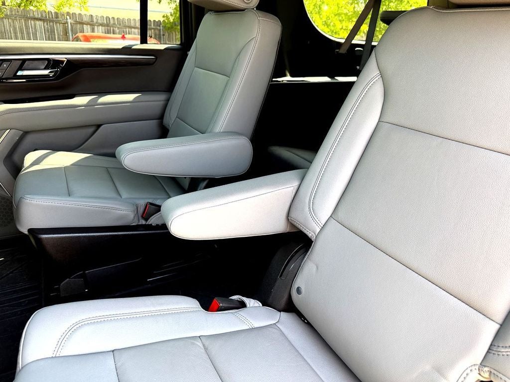 2025 Chevrolet Suburban LT