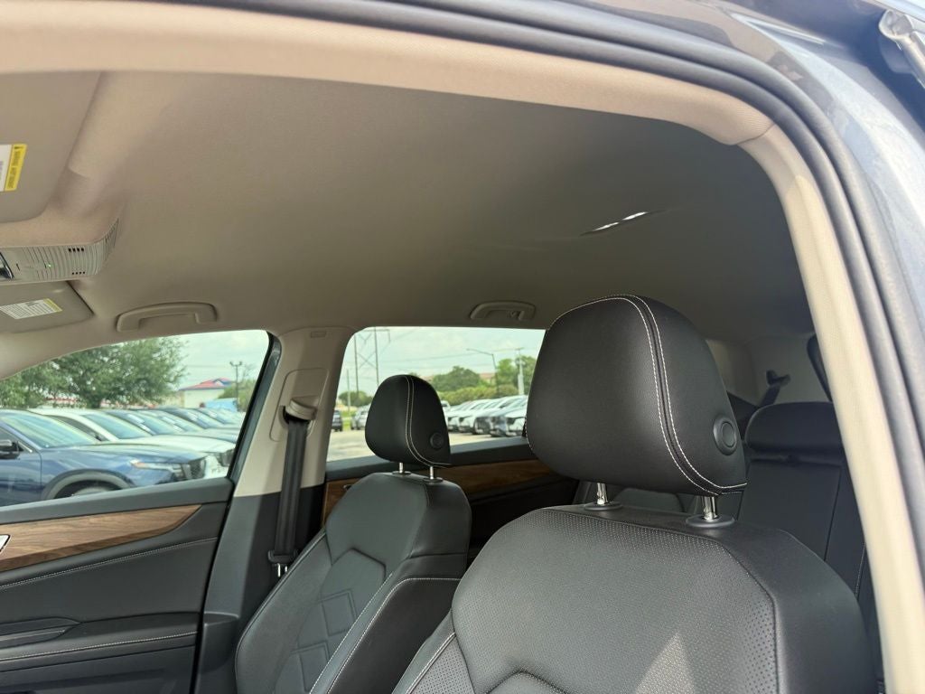 2025 Volkswagen Atlas 2.0T SE