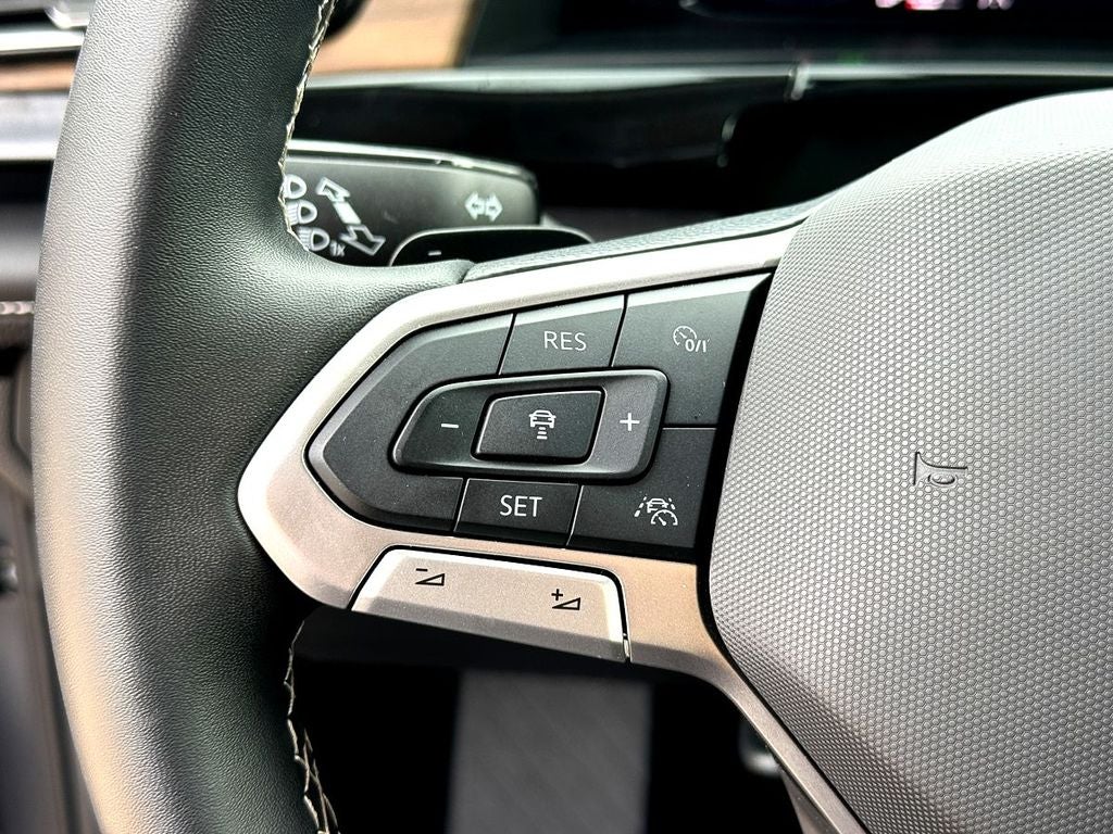 2025 Volkswagen Atlas 2.0T SE