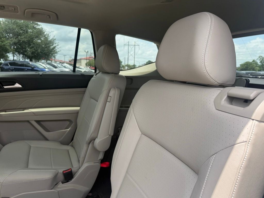 2022 Volkswagen Atlas 3.6L V6 SE w/Technology