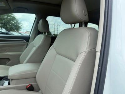 2022 Volkswagen Atlas 3.6L V6 SE w/Technology