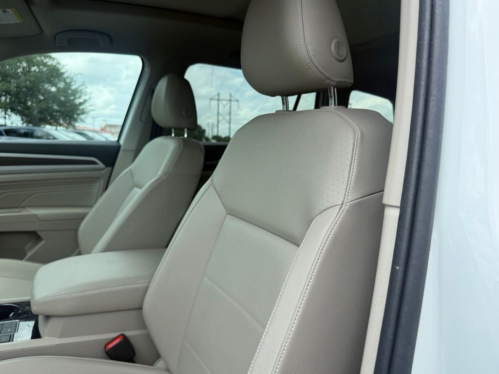 2022 Volkswagen Atlas 3.6L V6 SE w/Technology