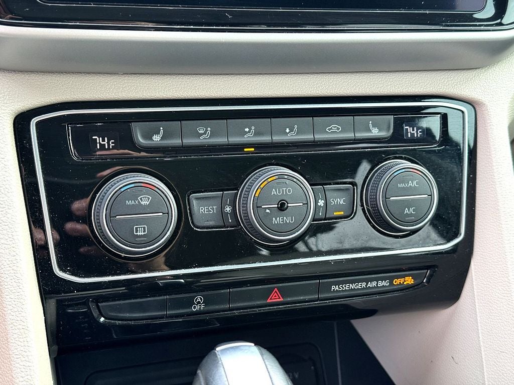 2022 Volkswagen Atlas 3.6L V6 SE w/Technology