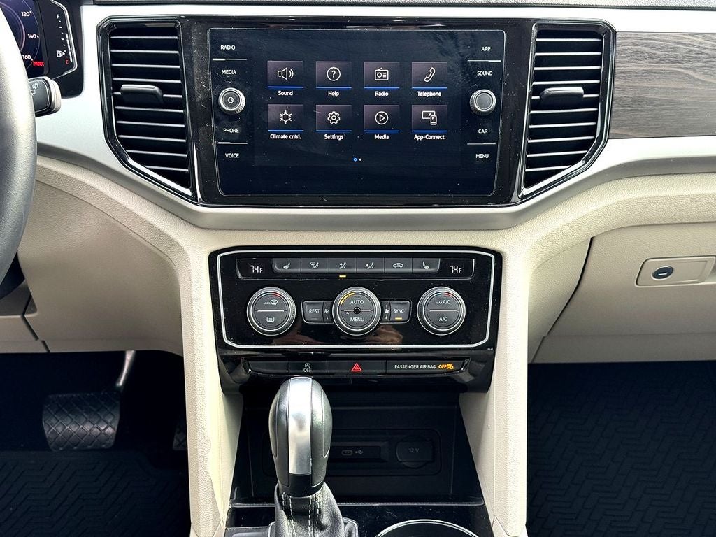 2022 Volkswagen Atlas 3.6L V6 SE w/Technology