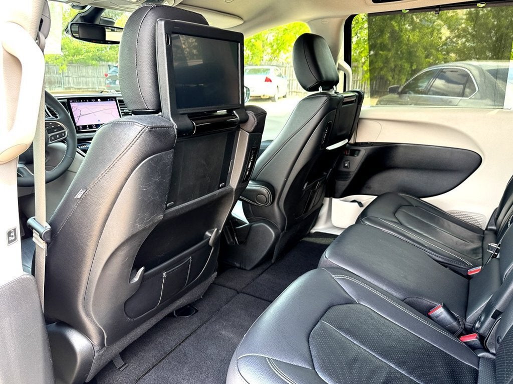 2022 Chrysler Pacifica Touring L