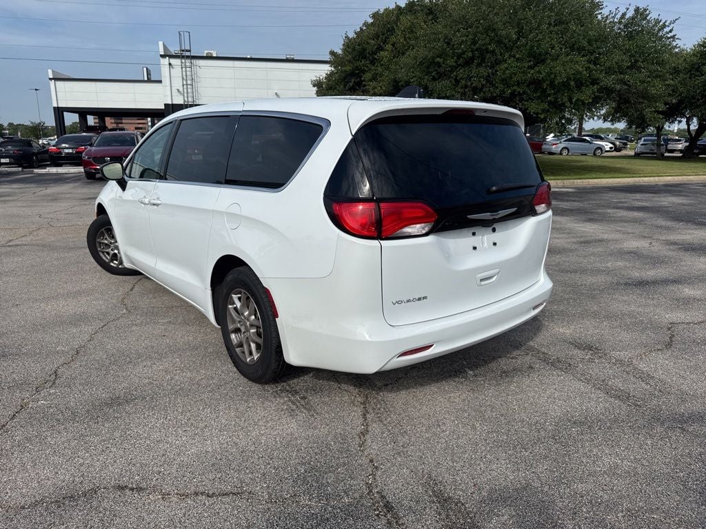 2024 Chrysler Voyager LX