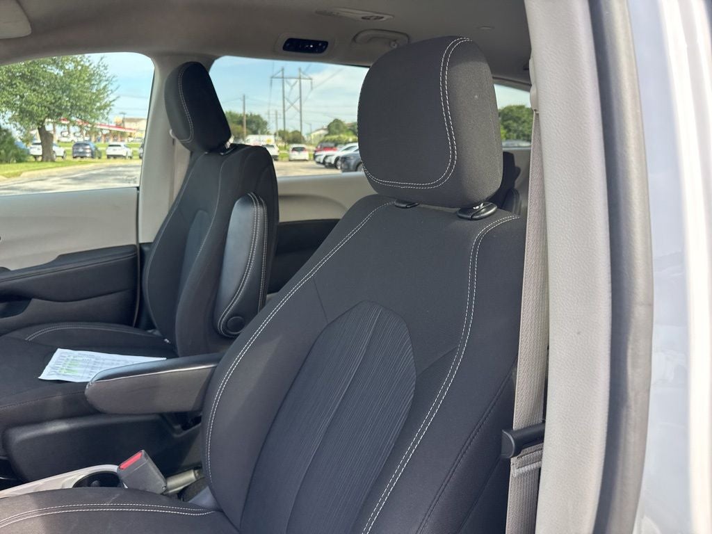 2024 Chrysler Voyager LX