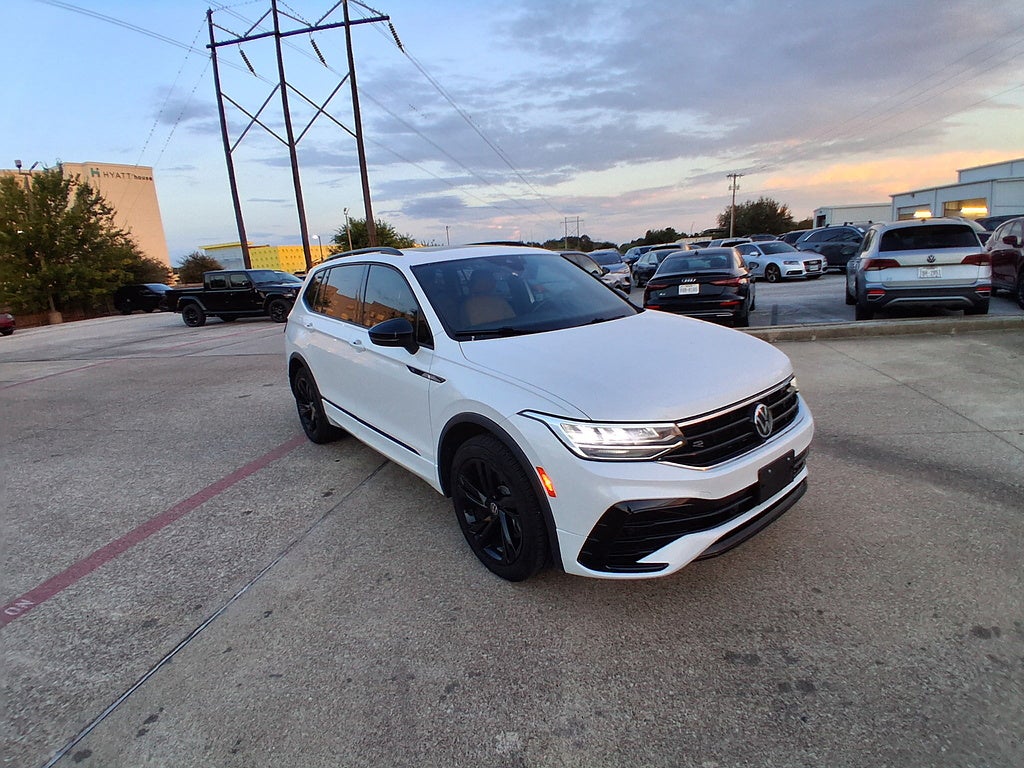 2024 Volkswagen Tiguan SE R-Line Black