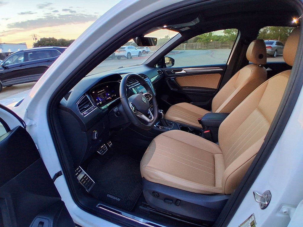 2024 Volkswagen Tiguan SE R-Line Black