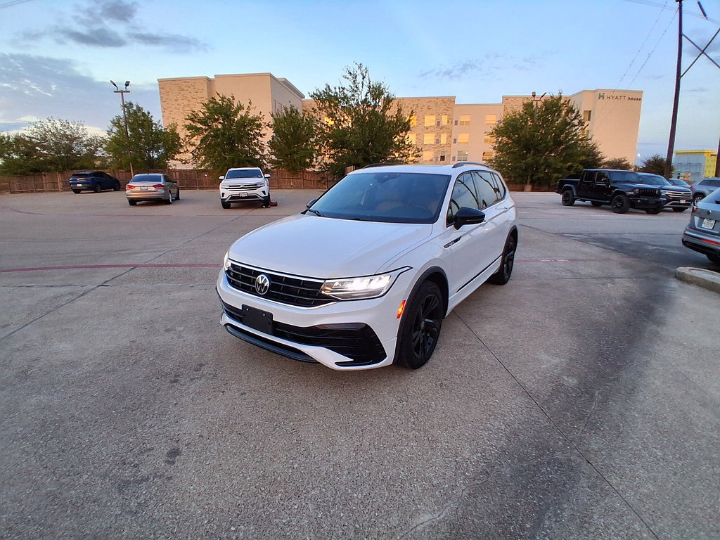 2024 Volkswagen Tiguan SE R-Line Black