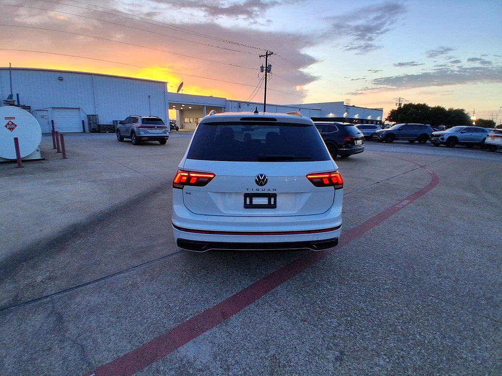 2024 Volkswagen Tiguan SE R-Line Black