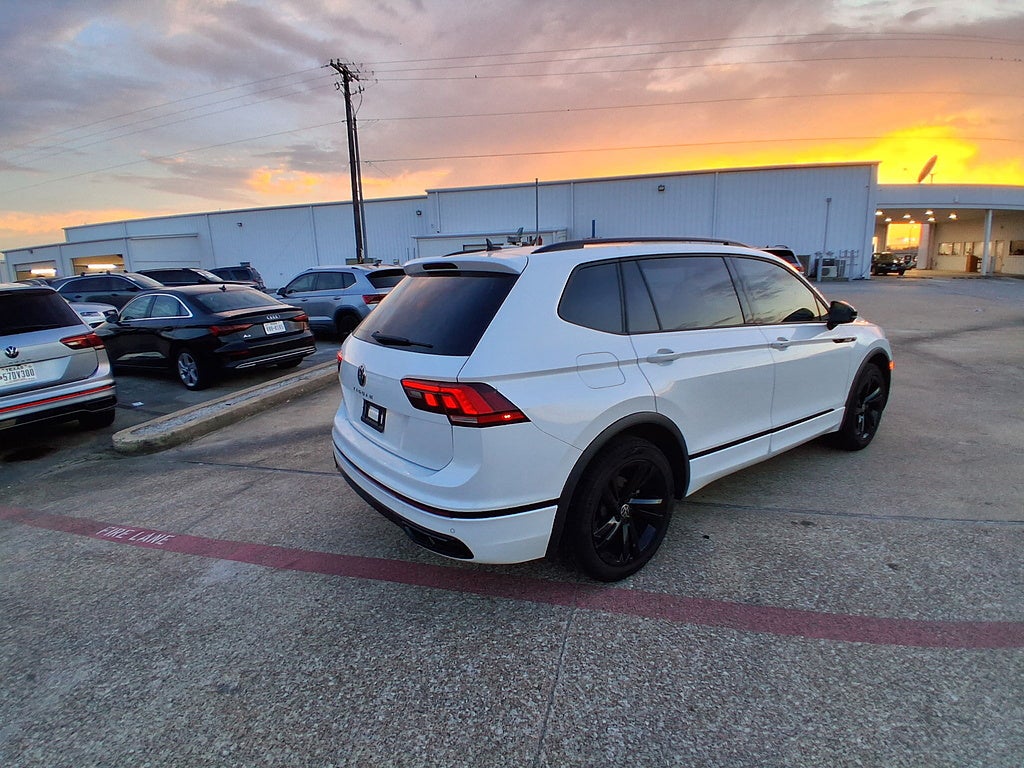 2024 Volkswagen Tiguan SE R-Line Black