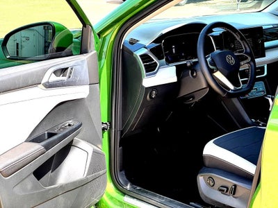 2026 Volkswagen Taos SE
