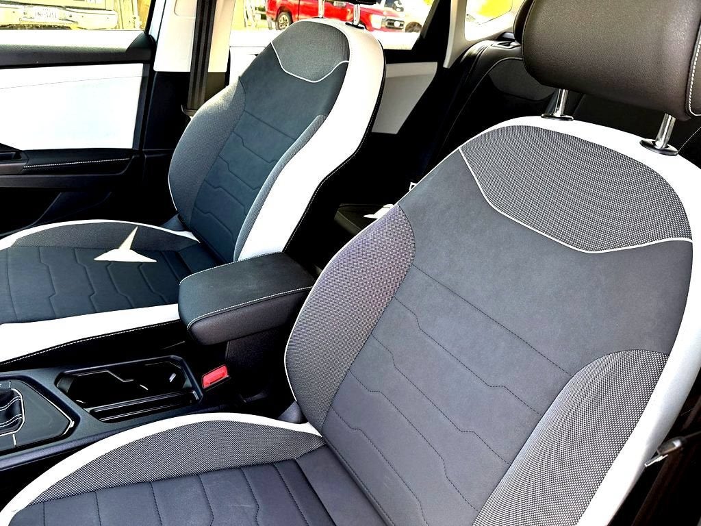 2026 Volkswagen Taos SE