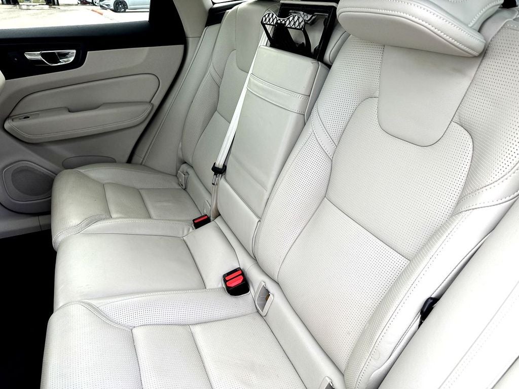 2021 Volvo XC60 T5 Inscription