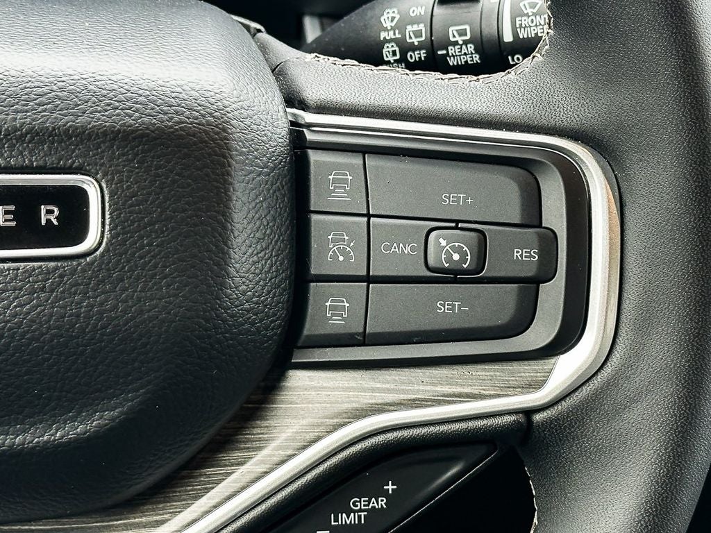 2024 Jeep Wagoneer L Series III