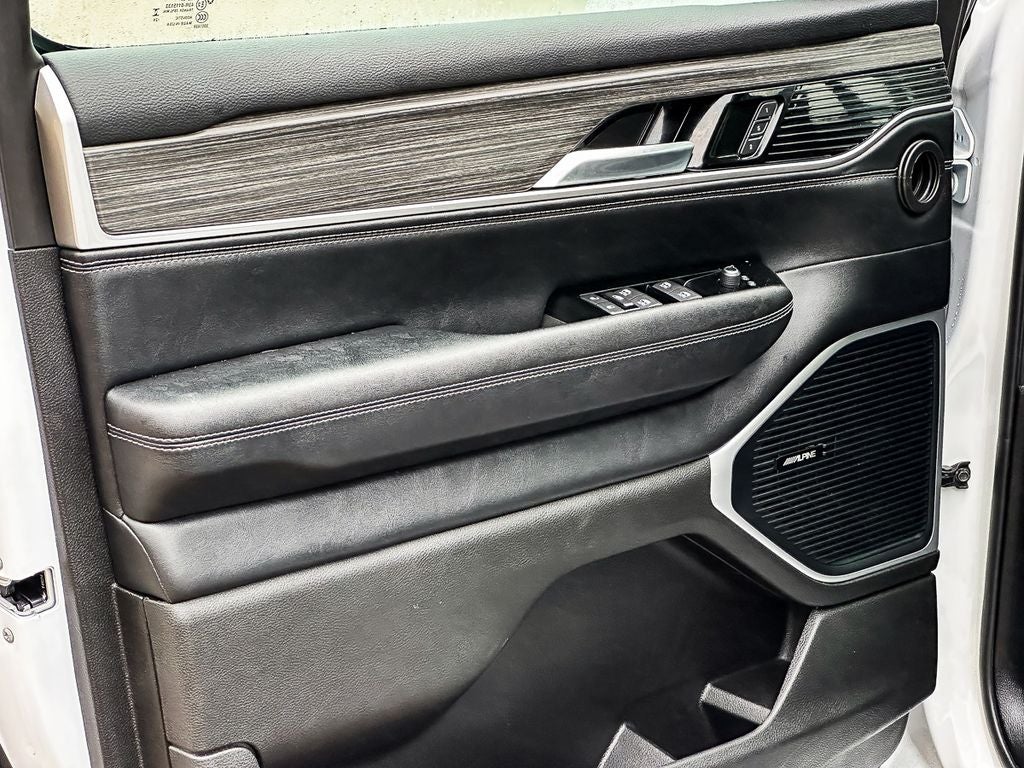 2024 Jeep Wagoneer L Series III