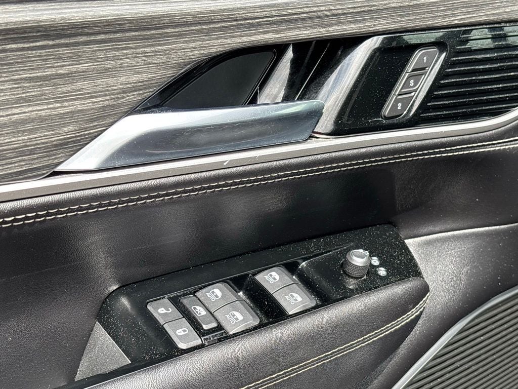 2023 Jeep Wagoneer L Series III