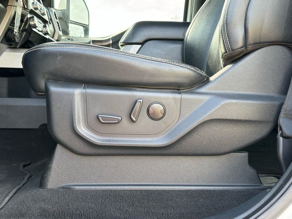 2022 Ford F-350SD Lariat