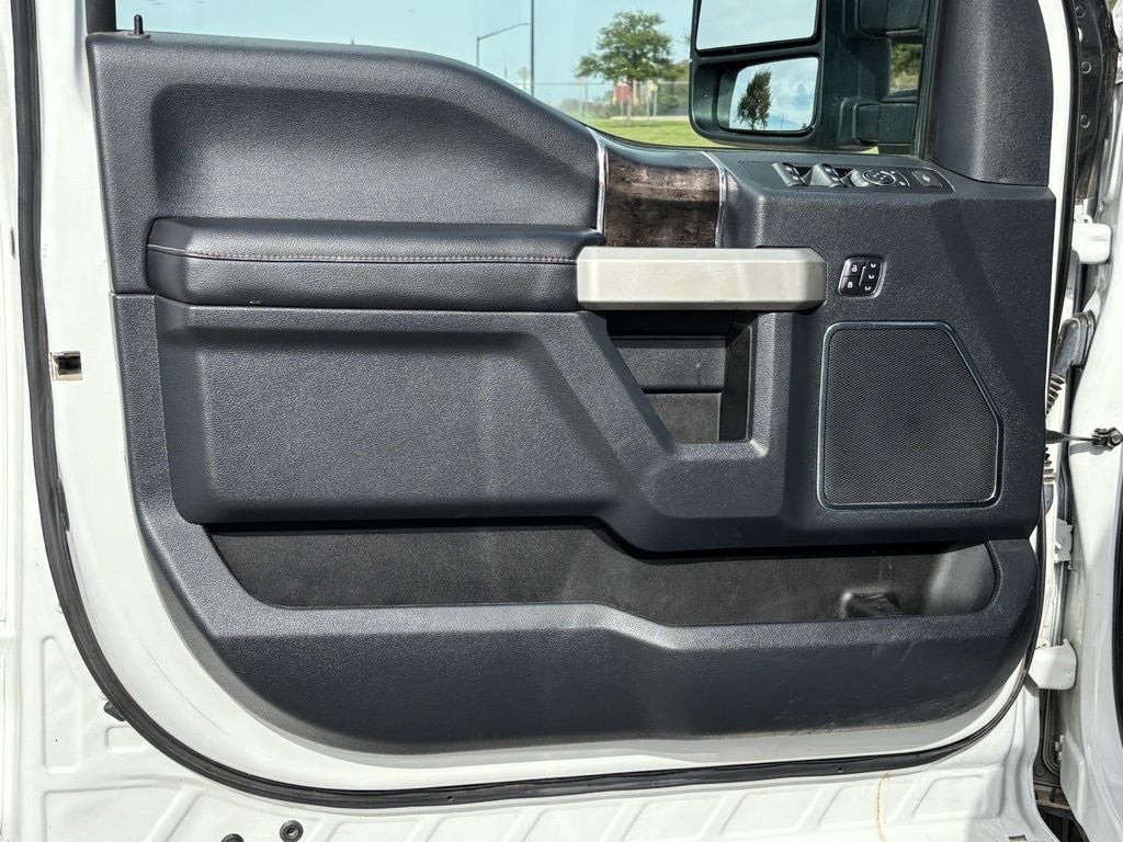 2022 Ford F-350SD Lariat