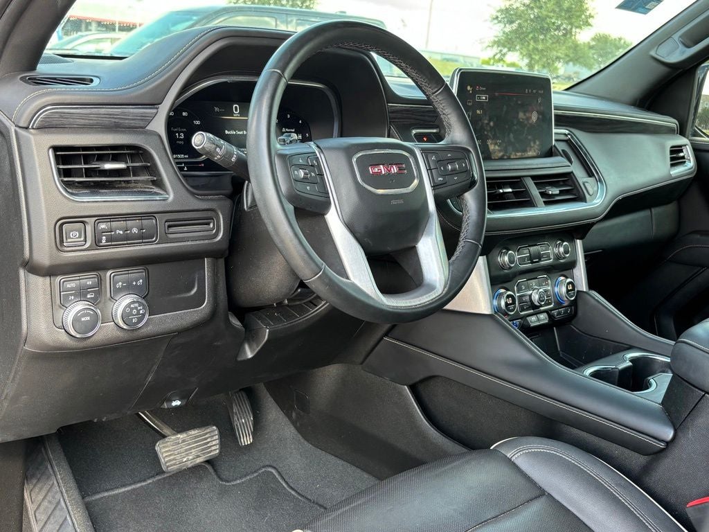 2023 GMC Yukon SLT