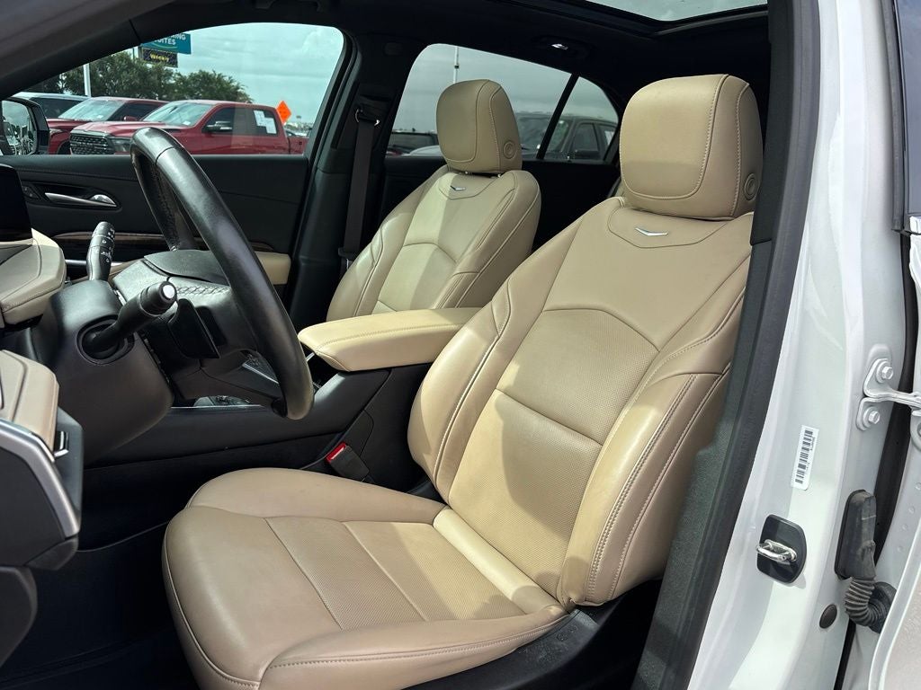 2024 Cadillac XT4 Premium Luxury