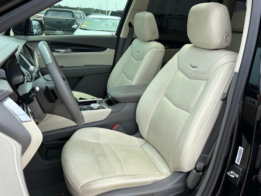 2022 Cadillac XT6 Premium Luxury