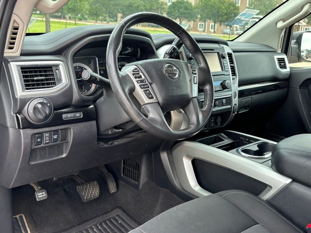 2017 Nissan Titan SV