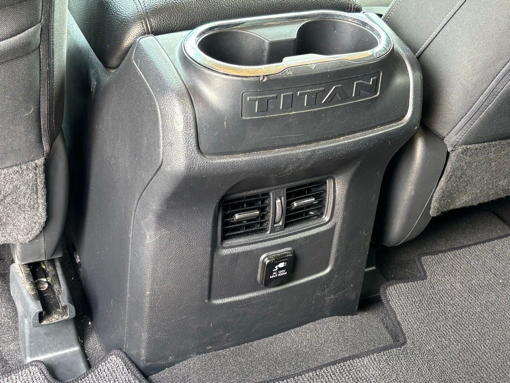 2017 Nissan Titan SV