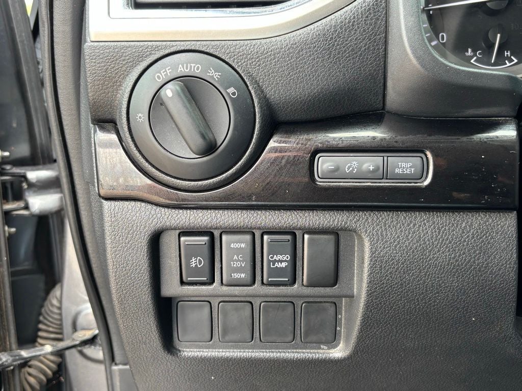 2017 Nissan Titan SV