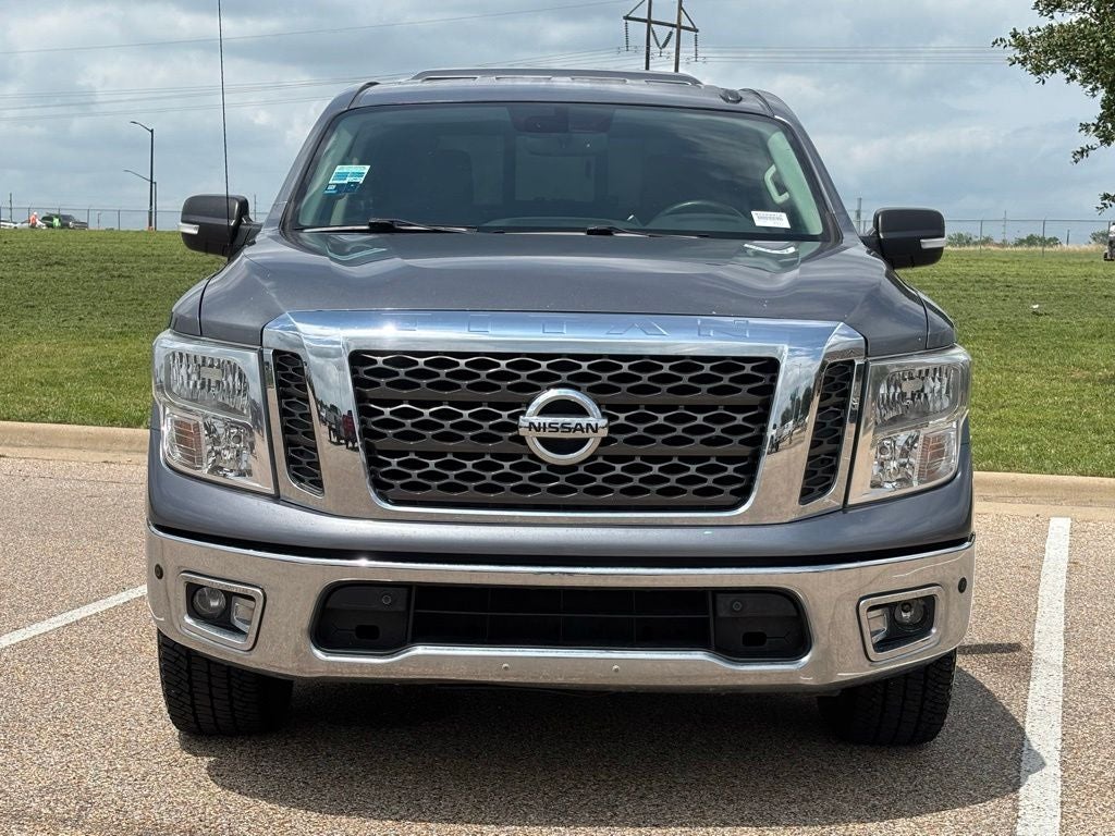 2017 Nissan Titan SV