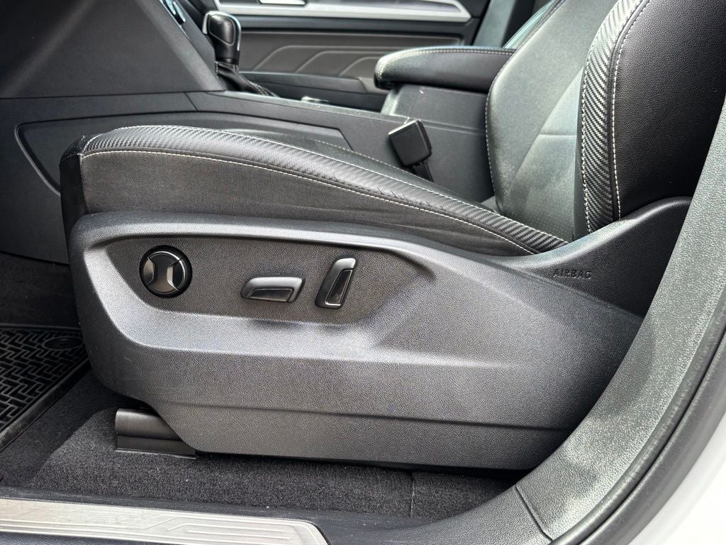2021 Volkswagen Atlas Cross Sport 3.6L V6 SE w/Technology R-Line