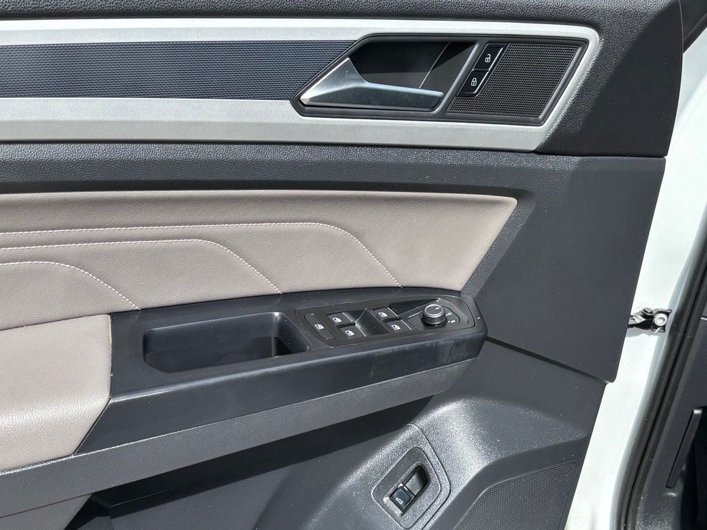 2021 Volkswagen Atlas Cross Sport 3.6L V6 SE w/Technology R-Line