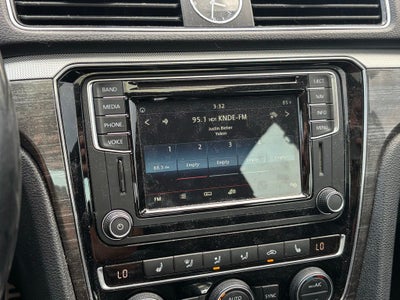 2017 Volkswagen Passat SEL Premium