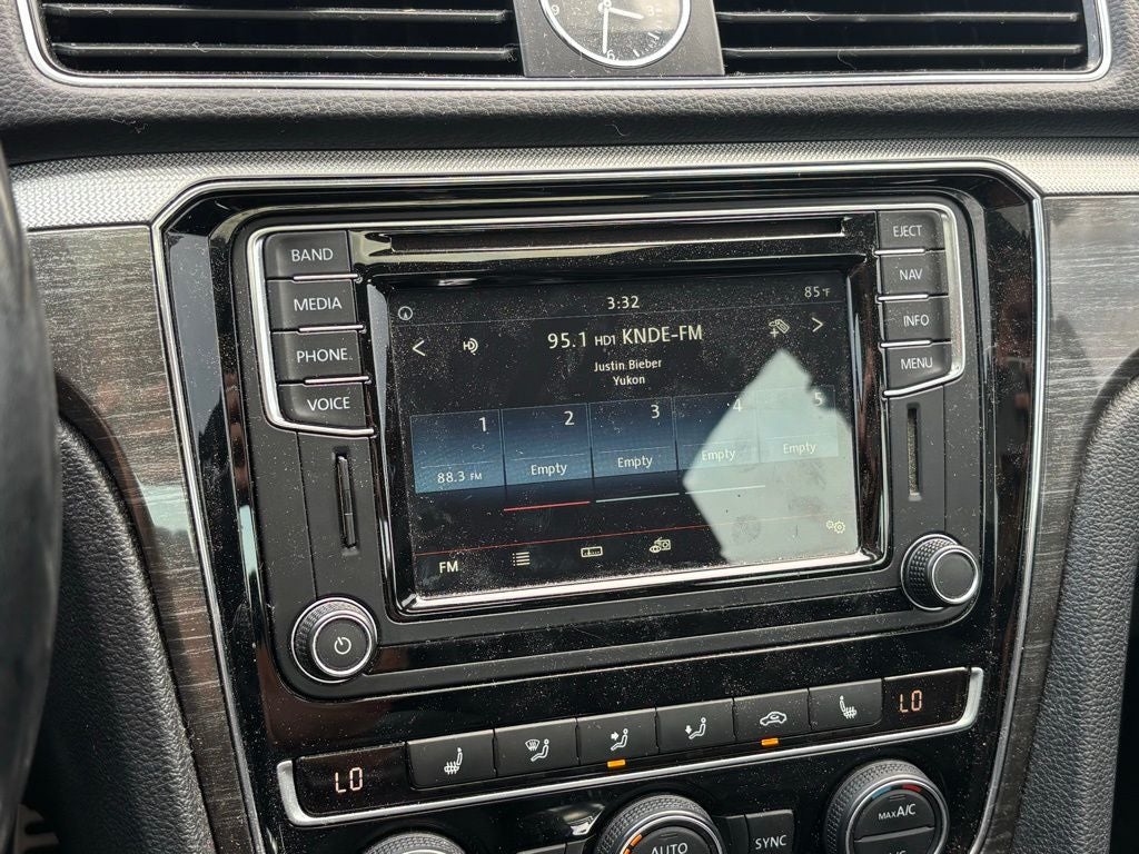 2017 Volkswagen Passat SEL Premium