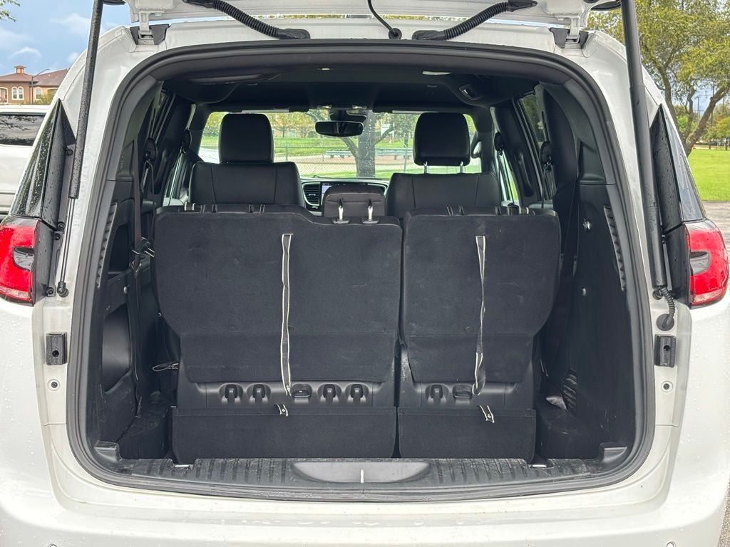 2025 Chrysler Pacifica Select