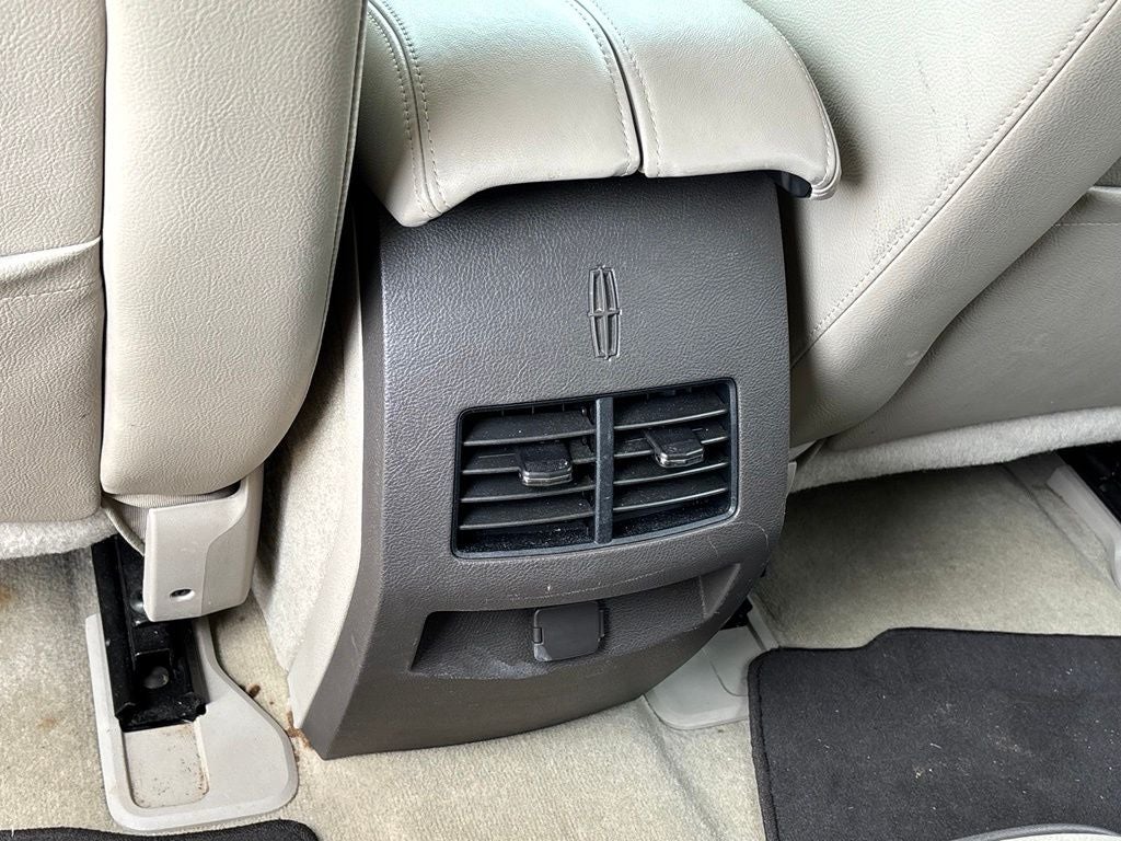 2012 Lincoln MKX Base