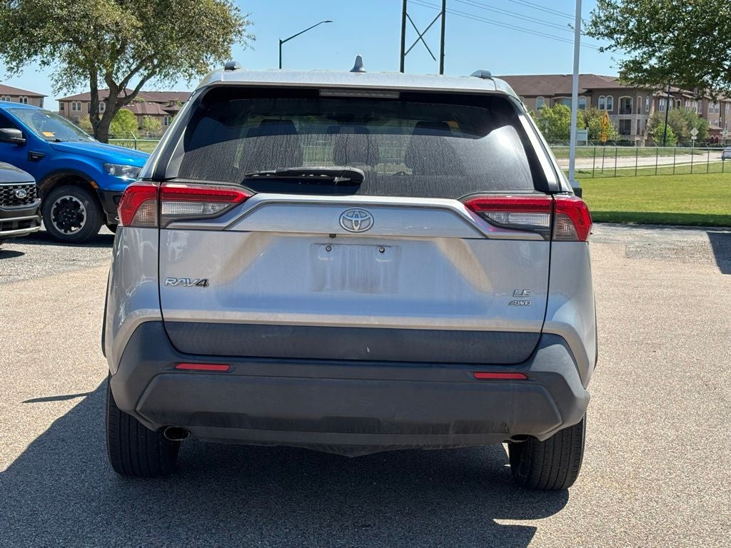 2020 Toyota RAV4 LE