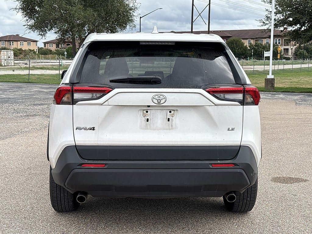 2022 Toyota RAV4 LE