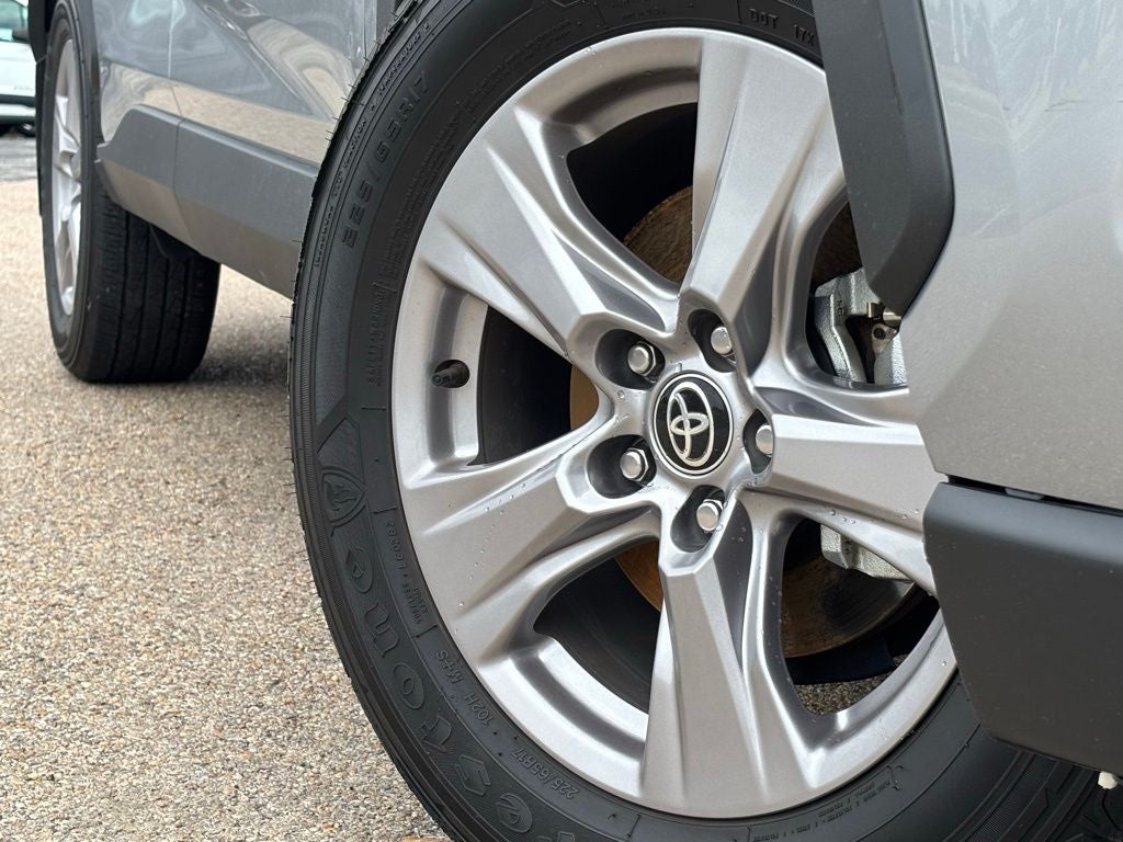 2025 Toyota RAV4 XLE