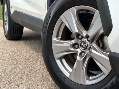 2022 Toyota RAV4 Hybrid XLE