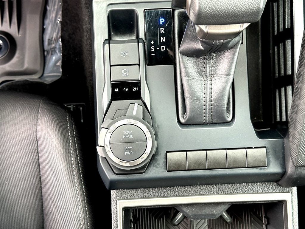 2025 Toyota Tacoma 4WD SR5