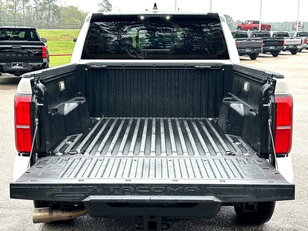 2025 Toyota Tacoma 4WD SR5