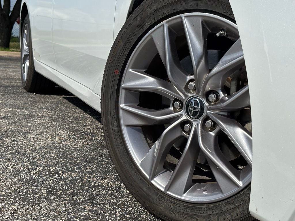 2019 Toyota Avalon XLE